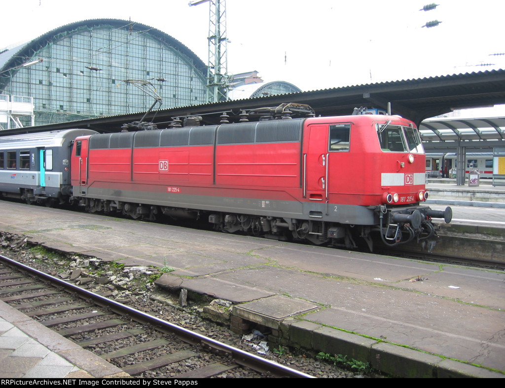 DB 181 225-4 with an Intercity train